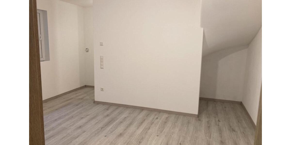 Erdgeschoßwohnung Schnaitsee - 2.5 Zimmer, 90 m&sup2;, 1.100&euro; | Angebot:25407926