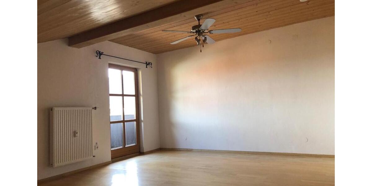 Dachgeschoßwohnung Staudach-Egerndach Egerndach - 3 Zimmer, 128 m&sup2;, 1.500&euro; | Angebot:25993786