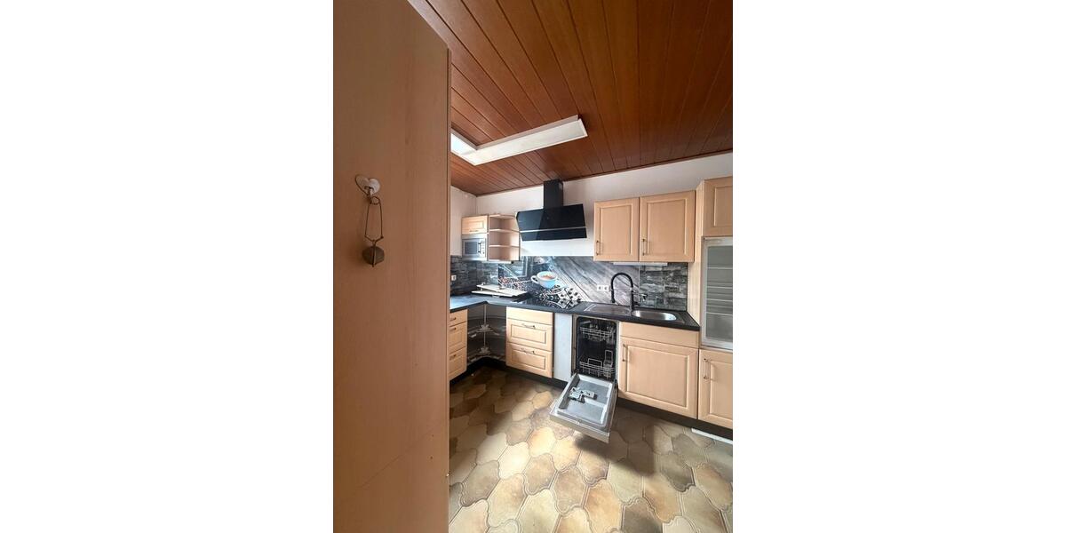 Etagenwohnung Freilassing - 6 Zimmer, 145 m&sup2;, 1.400&euro; | Angebot:27622493
