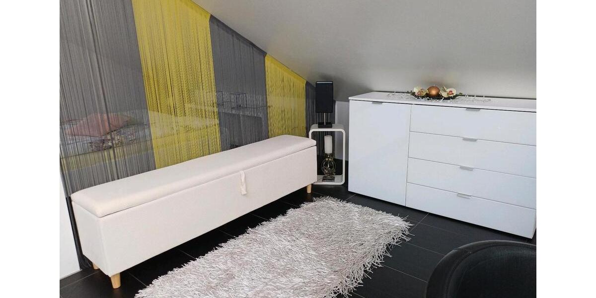 Dachgeschoßwohnung Traunreut Irsing - 1 Zimmer, 54 m&sup2;, 1.000&euro; | Angebot:25659028