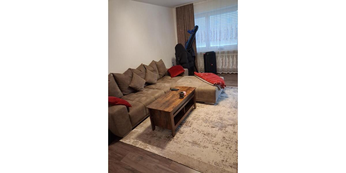 Etagenwohnung Traunstein - 3 Zimmer, 74 m&sup2;, 700&euro; | Angebot:25720271