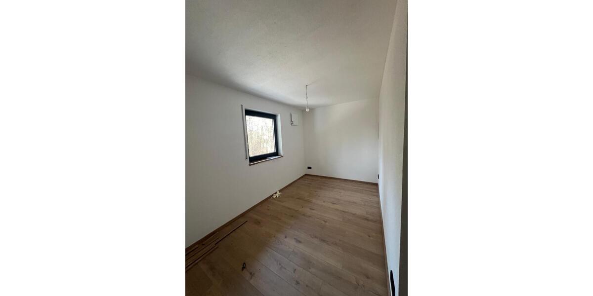 Etagenwohnung Freilassing - 4 Zimmer, 90 m&sup2;, 1.480&euro; | Angebot:25973540