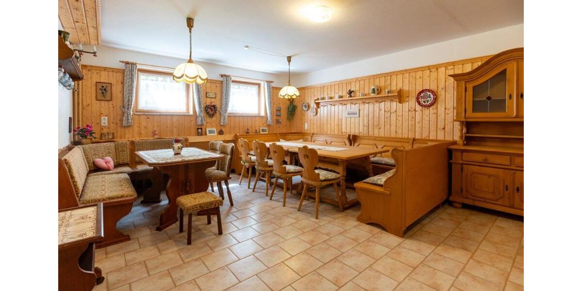 Einfamilienhaus Bergen - 17 Zimmer, 180 m&sup2;, 950.000&euro; | Angebot:26750612