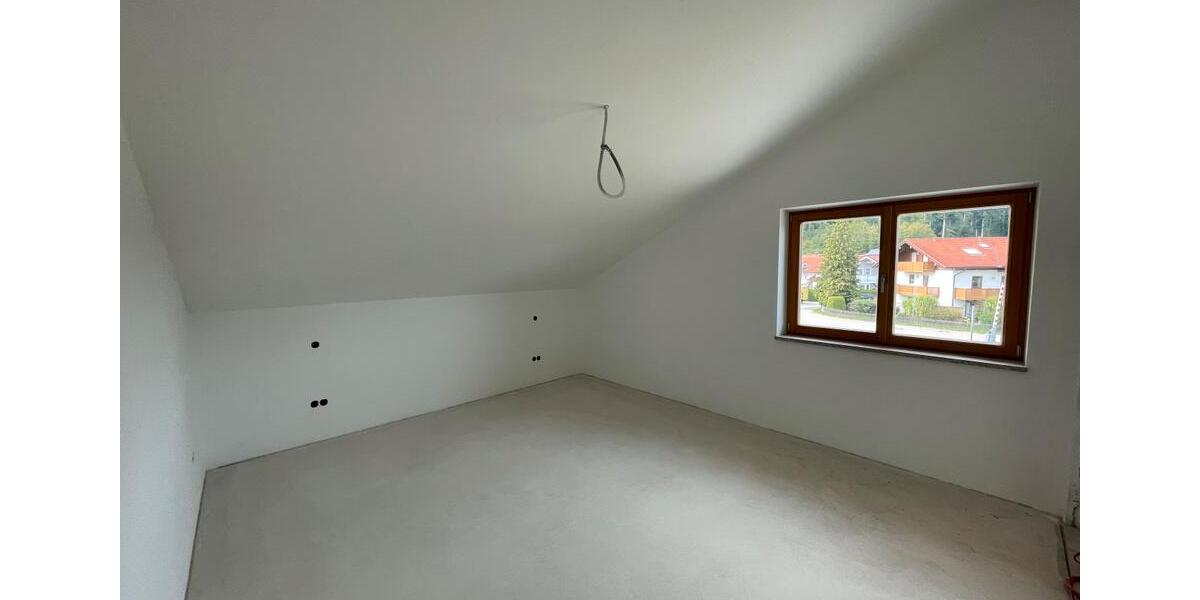 Dachgeschoßwohnung Waging am See Fisching - 4 Zimmer, 119 m&sup2;, 1.610&euro; | Angebot:27550255
