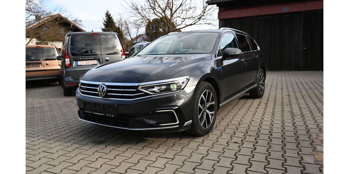 VW Passat Variant 87.000 km 23.999 &euro; Petting /Waging am See 83367